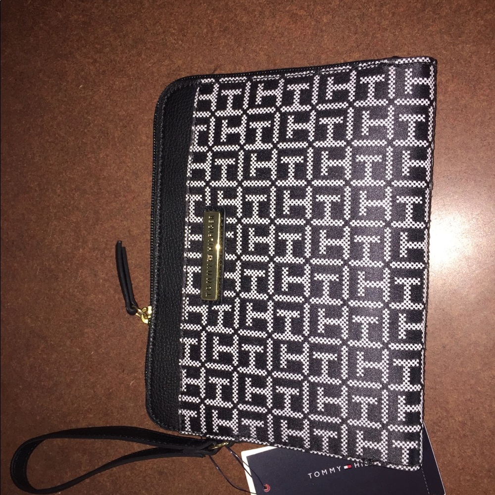 TOMMY HILFIGER LOGO WRISTLET BLACK/WHITE